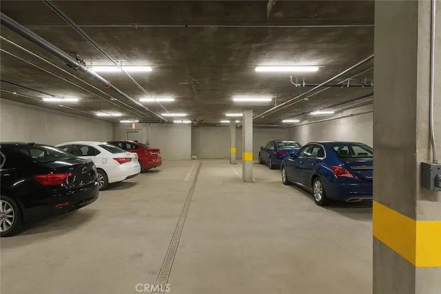 $2,995 | 22735 Del Valle Street, Unit 4, Woodland Hills, CA 91364