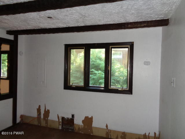 197 Silver Lake Road Dingmans Ferry, PA 18328 - Photo 12 of 19