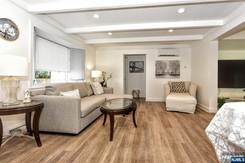 347 Forest Avenue Paramus, NJ 07652 - Photo 4 of 24 Gallery Image 4