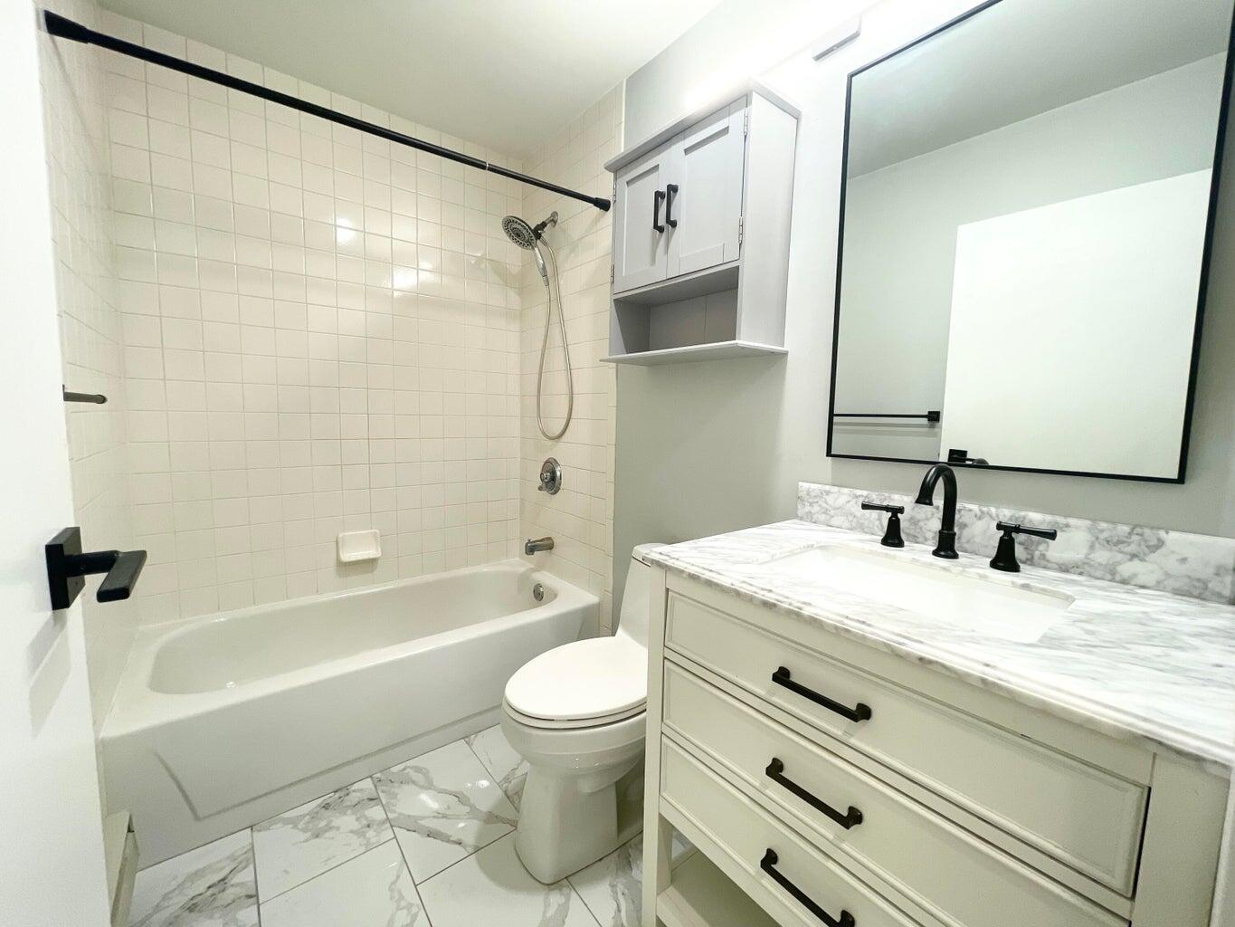 234 North Broadway, Unit 217 Milwaukee, WI 53202 - Photo 4 of 17 2nd Bathroom