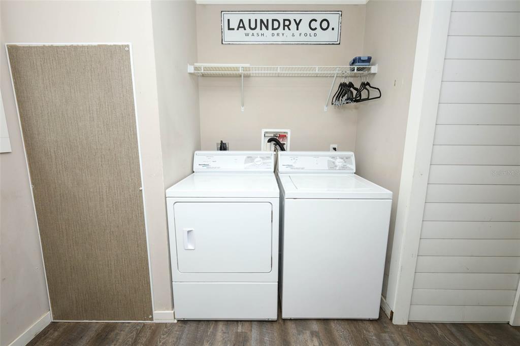 2269 Mullet Lake Park Road Geneva, FL 32732 - Photo 19 of 76 a utility room with dryer and washer