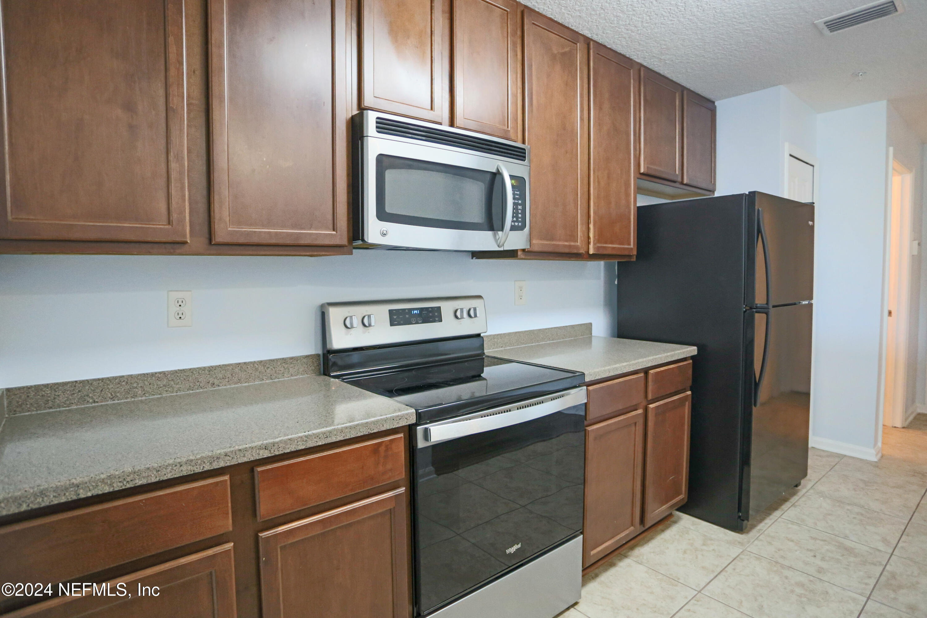914 Golden Lake Loop St. Augustine, FL 32084 - Photo 15 of 37 15. Kitchen 4