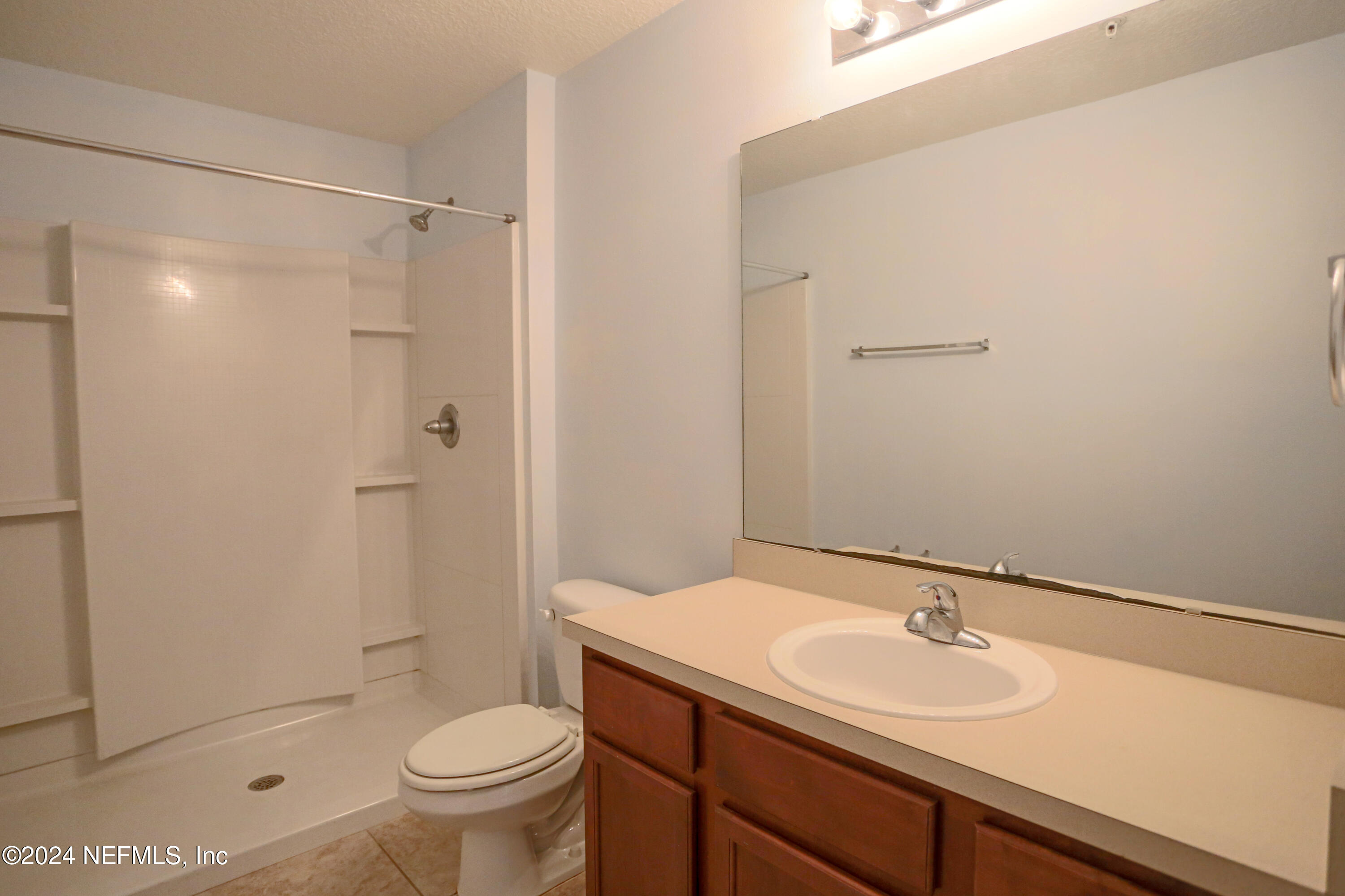 914 Golden Lake Loop St. Augustine, FL 32084 - Photo 20 of 37 21. Owners Bathroom 1