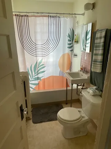 $1,595 | 224 Fairview Avenue North, St. Paul, MN 55104