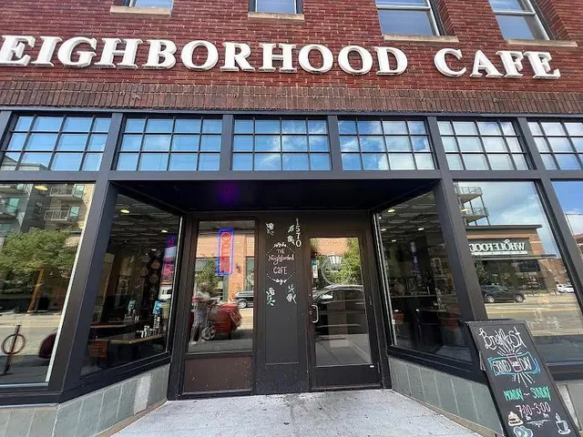 $1,595 | 224 Fairview Avenue North, St. Paul, MN 55104