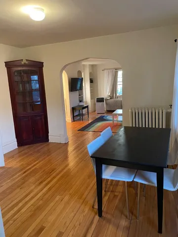 $1,595 | 224 Fairview Avenue North, St. Paul, MN 55104