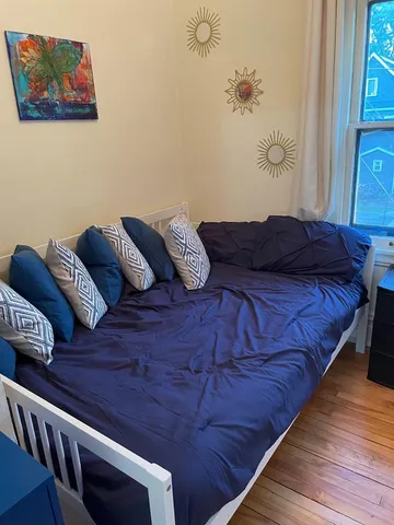 $1,595 | 224 Fairview Avenue North, St. Paul, MN 55104