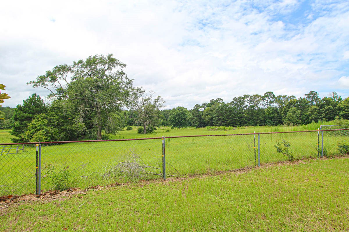 899 J Hickman Road Livingston, TX 77351 - Photo 16 of 48