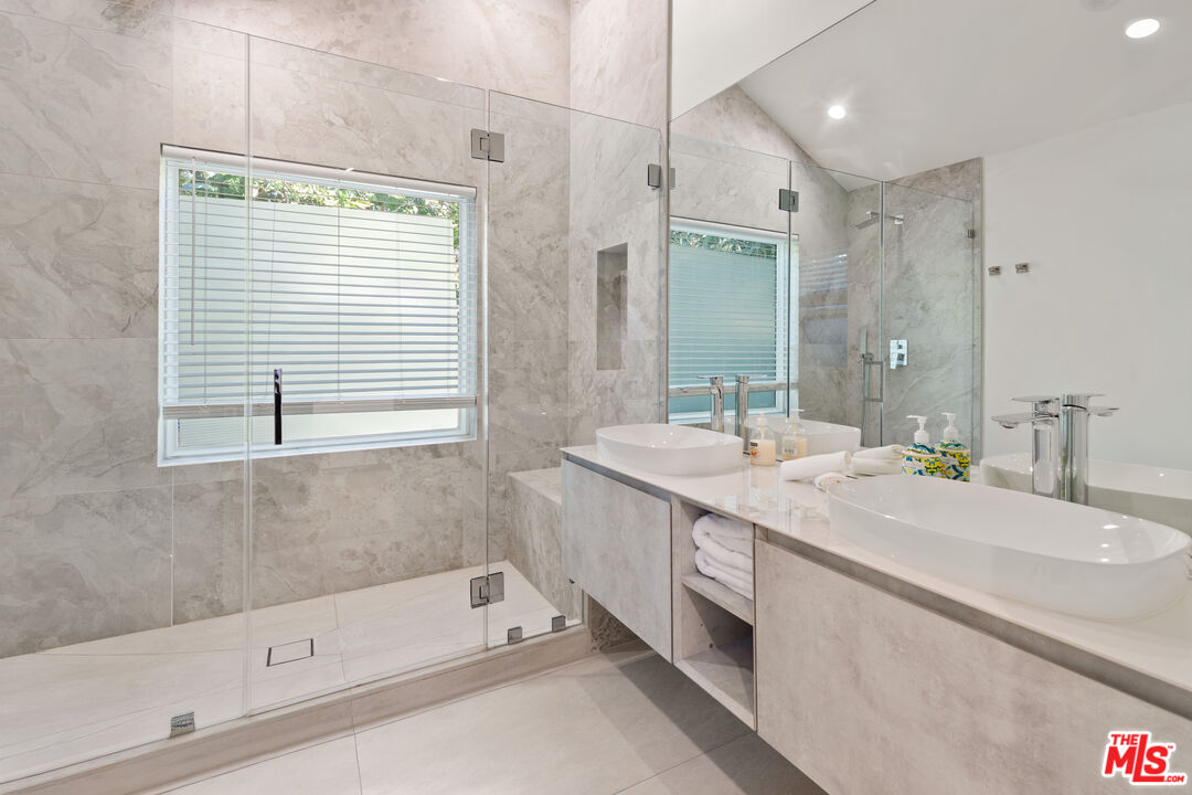 6743 Colgate Avenue Los Angeles, CA 90048 - Photo 12 of 19