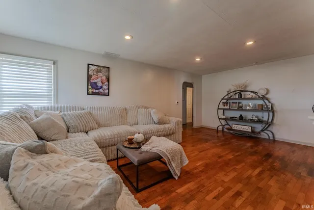 $219,900 | 614 East South A Street, Gas City, IN 46933