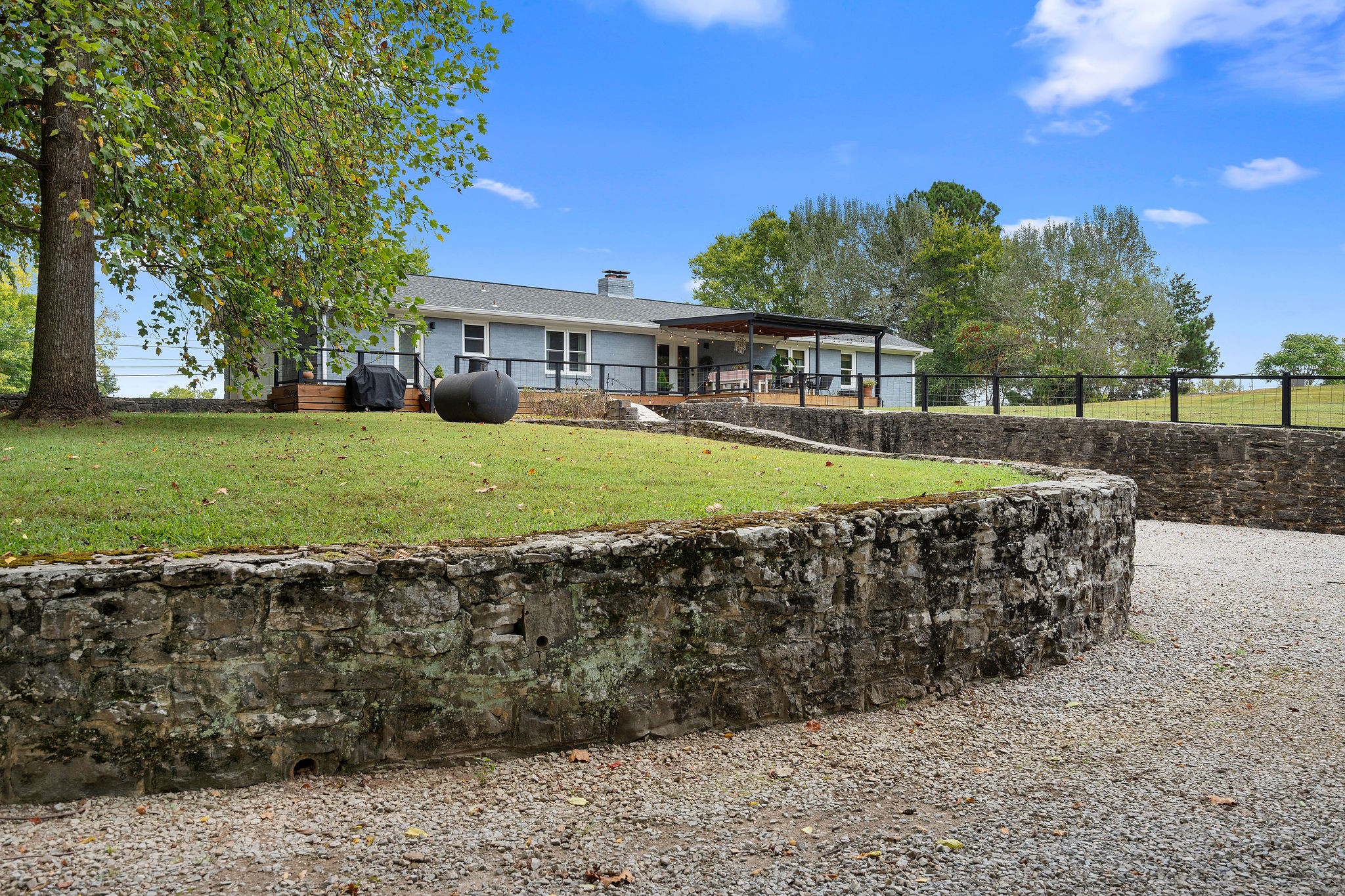 2337 Les Robinson Road Columbia, TN 38401 - Photo 36 of 42 a view of a house with a yard