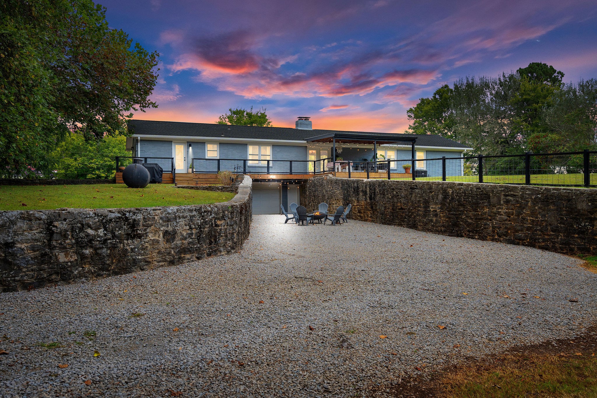 2337 Les Robinson Road Columbia, TN 38401 - Photo 5 of 42 a view of a house with a yard