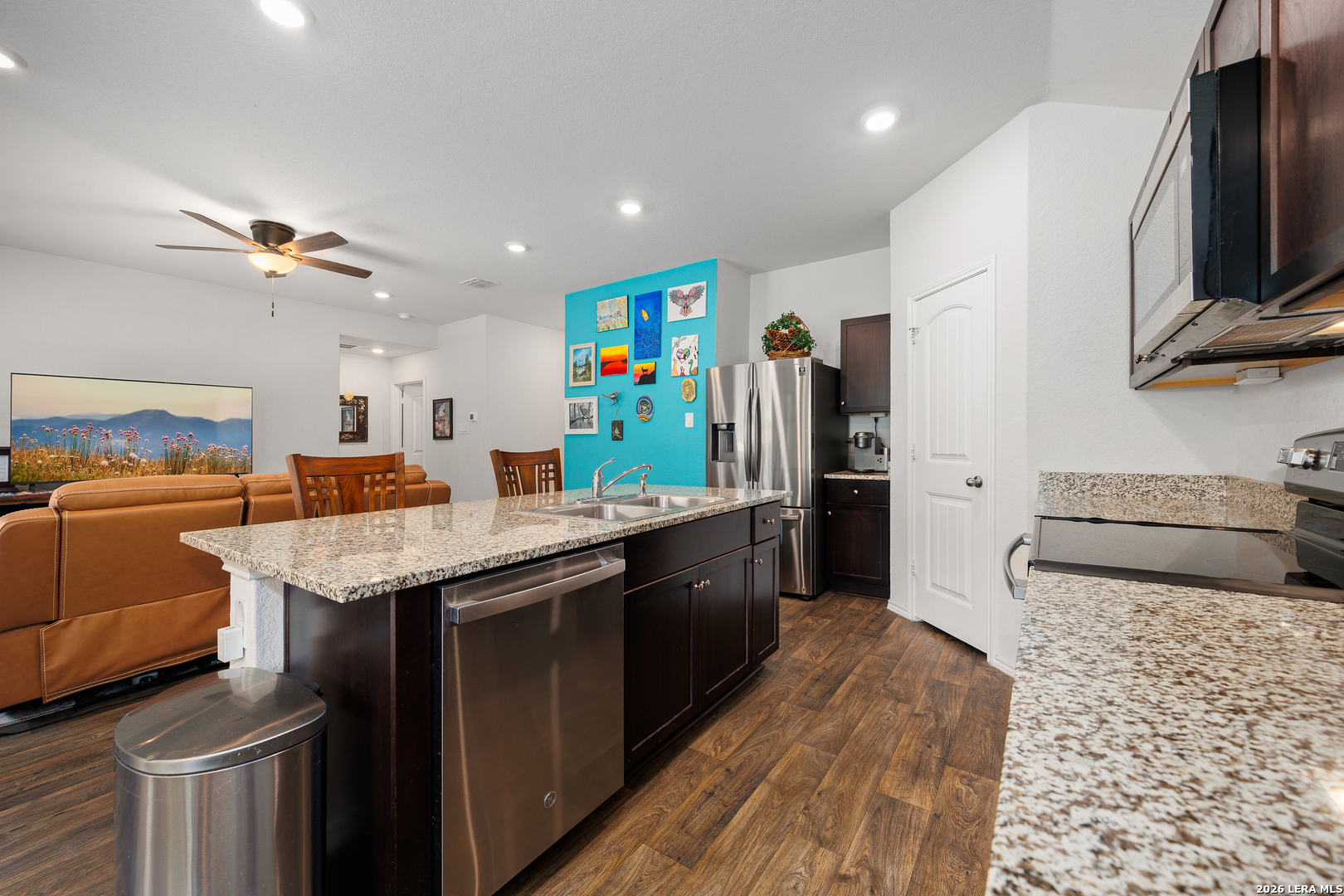 204 Yucca Seguin, TX 78155 - Photo 9 of 39