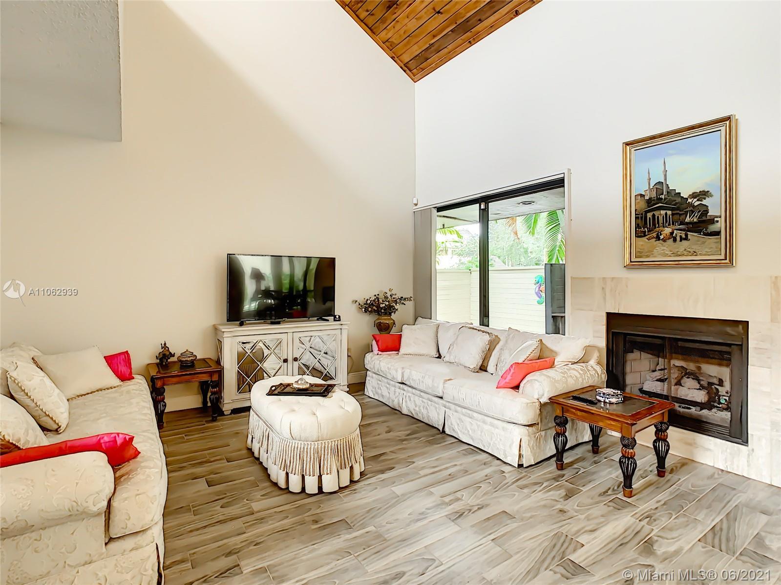 756 St Albans Drive Boca Raton, FL 33486 - Photo 5 of 24 Gallery Image 5