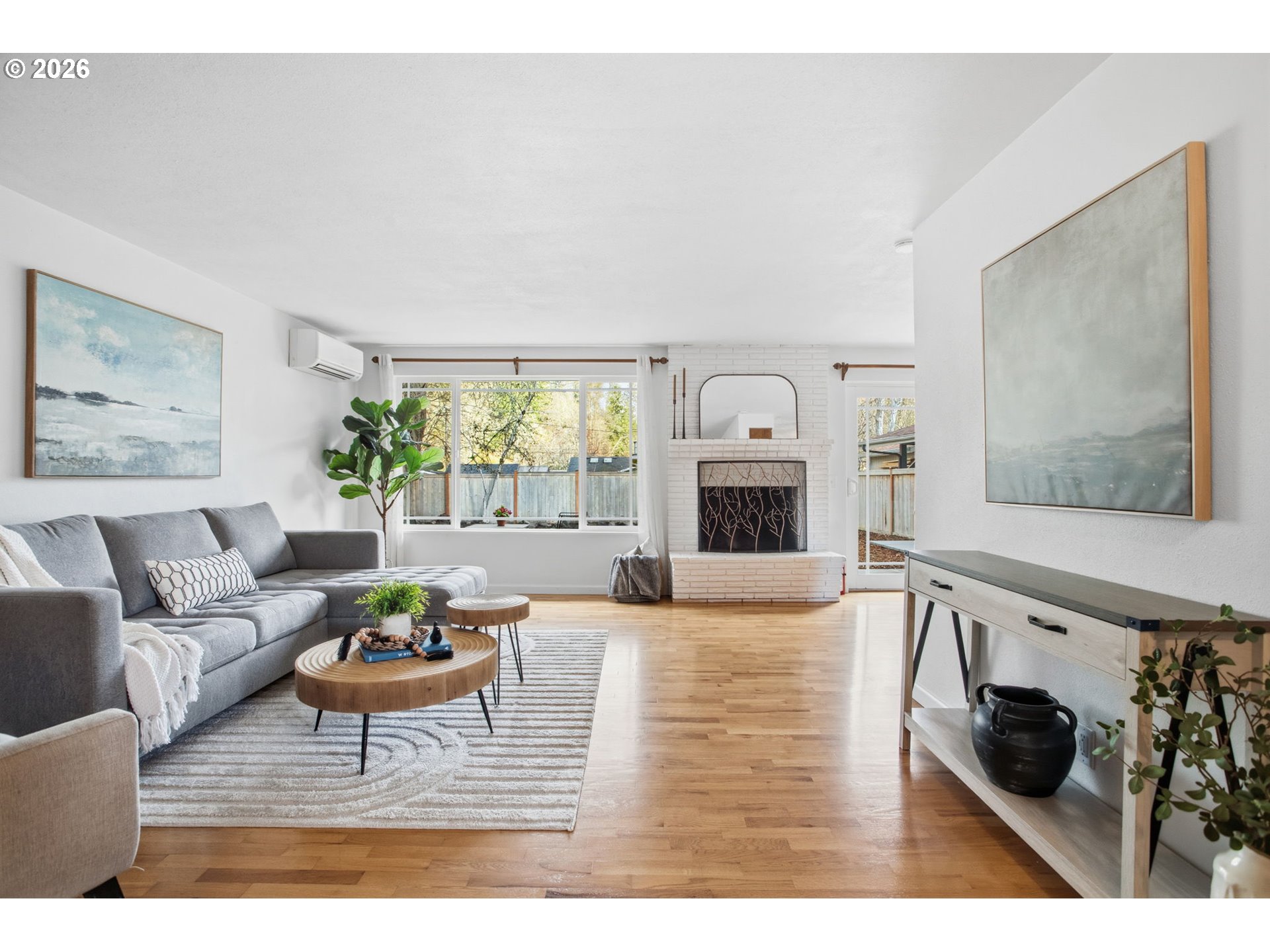 4295 Ferry Street Eugene, OR 97405 - Photo 8 of 42 Living Room