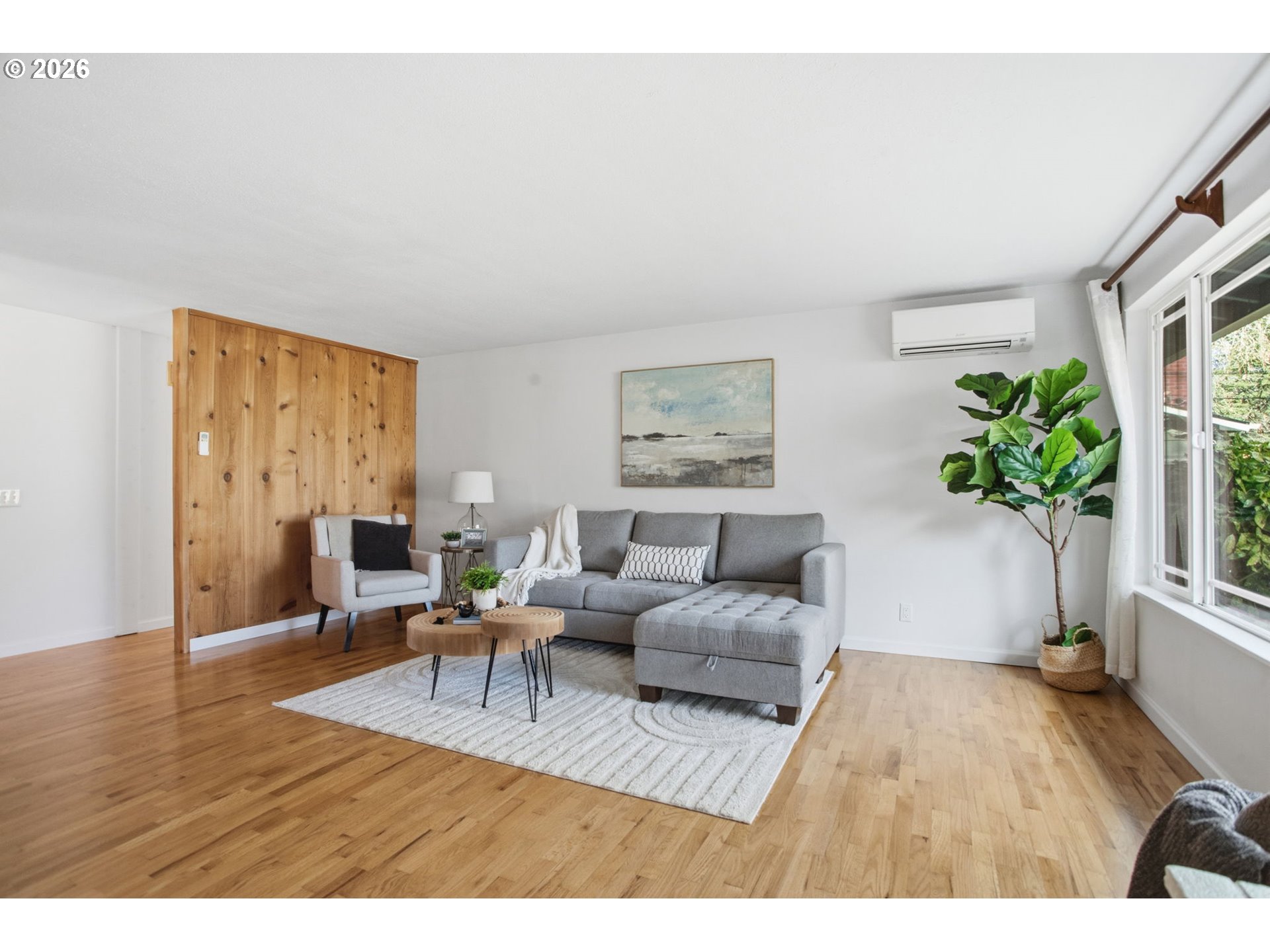 4295 Ferry Street Eugene, OR 97405 - Photo 10 of 42 Living Room
