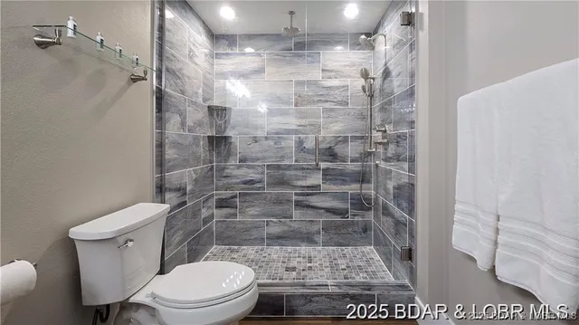 $1,350,000 | 10 Strawberry Field, Camdenton, MO 65020