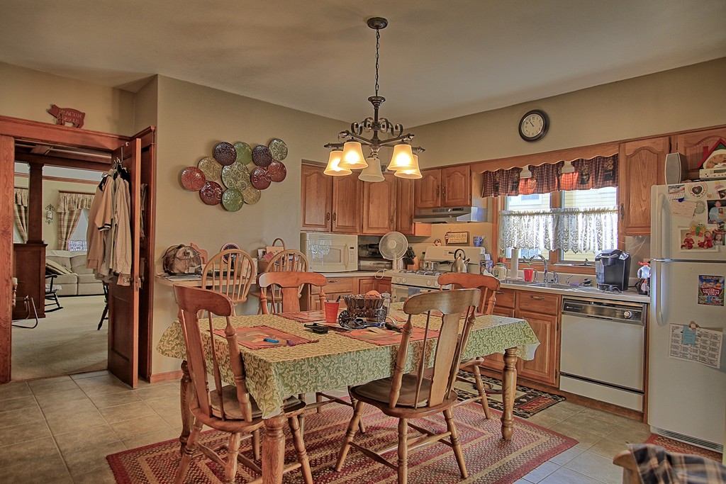 85 Fairfax Road Worcester, MA 01610 - Photo 7 of 30 Gallery Image 7