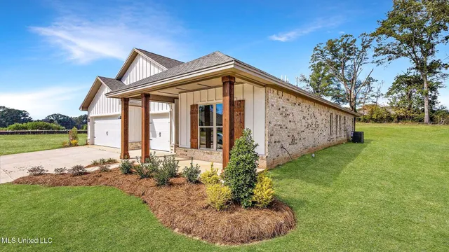 $427,900 | 202 Saratoga Spgs Avenue, Clinton, MS 39056