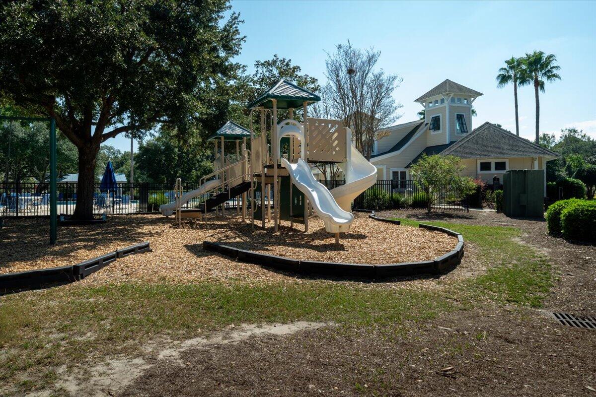 812 High Battery Circle Mount Pleasant, SC 29464 - Photo 69 of 71 68-812HighBattery_068