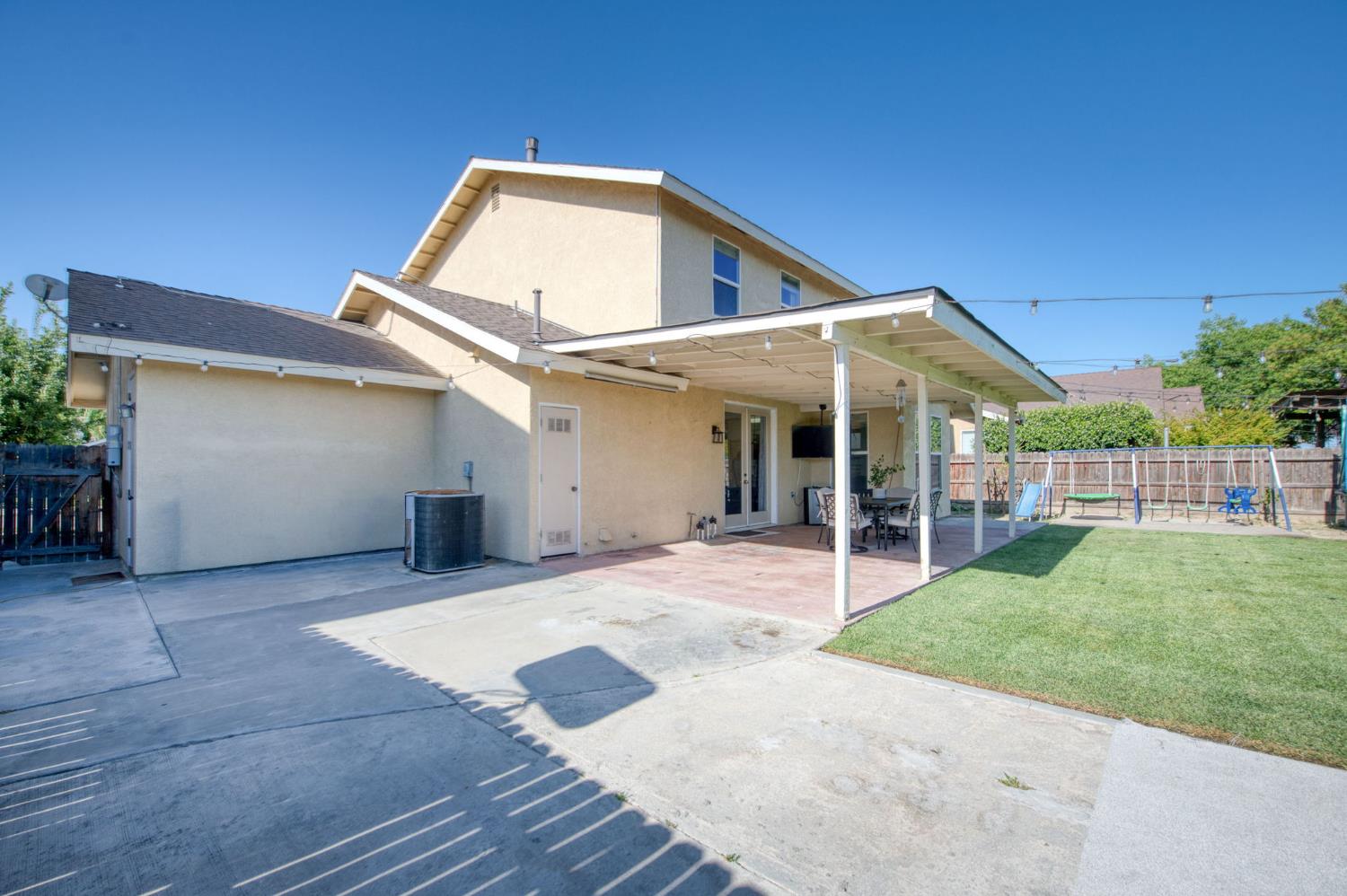 297 West Lilac Avenue Reedley, CA 93654 - Photo 42 of 63