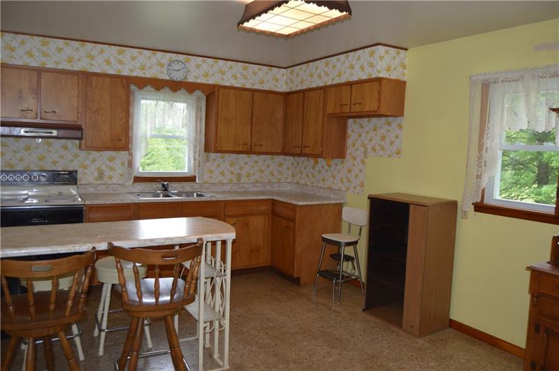 136 Ford City Road Freeport, PA 16229 - Photo 7 of 23