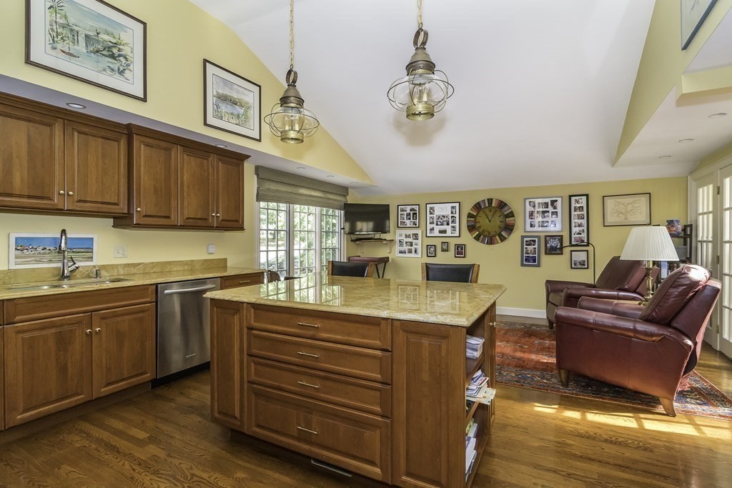28 Phillips Pond Road Natick, MA 01760 - Photo 9 of 30 Gallery Image 9