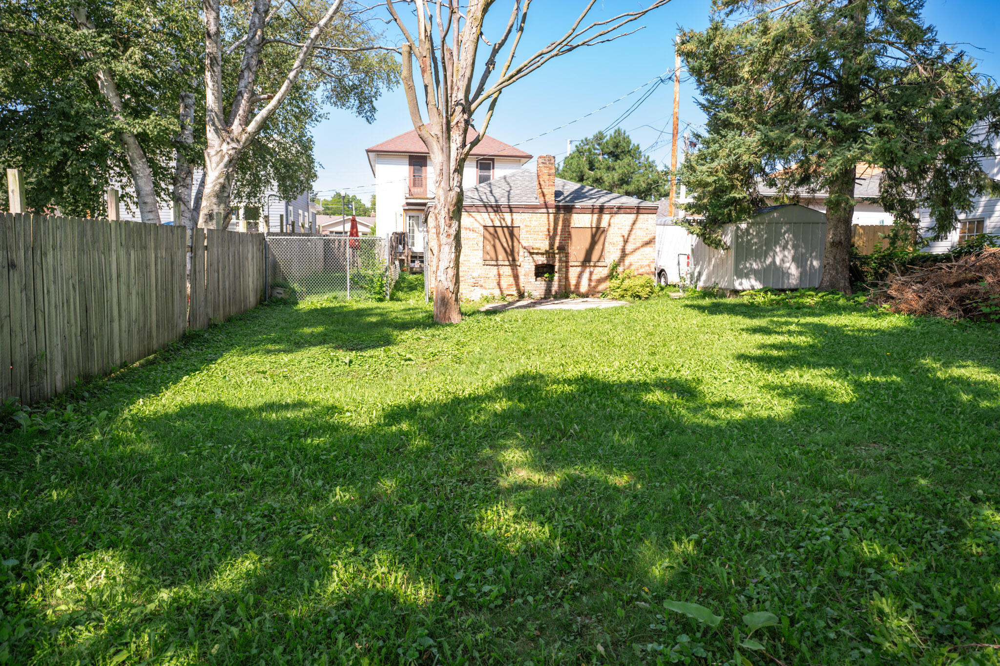 611 West Boulevard Racine, WI 53405 - Photo 15 of 16 Large yard behind garage