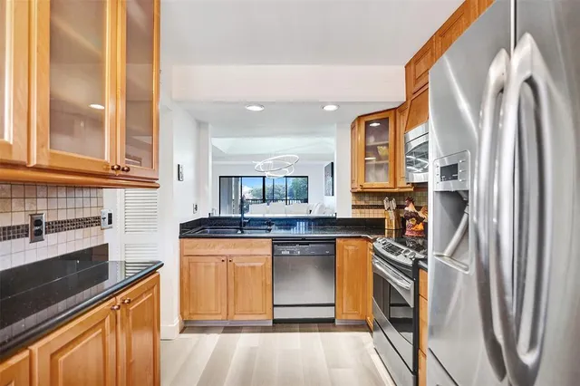 $8,500 | 270 Captains Walk, Unit 310, Delray Beach, FL 33483