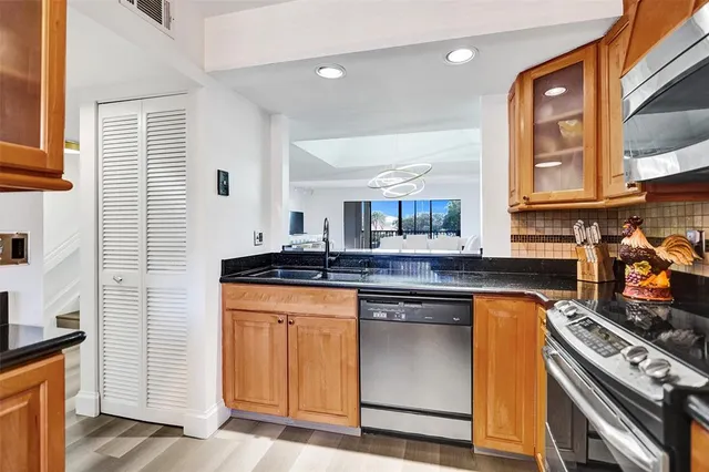 $8,500 | 270 Captains Walk, Unit 310, Delray Beach, FL 33483