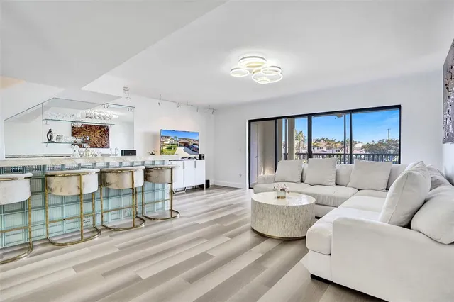 $8,500 | 270 Captains Walk, Unit 310, Delray Beach, FL 33483