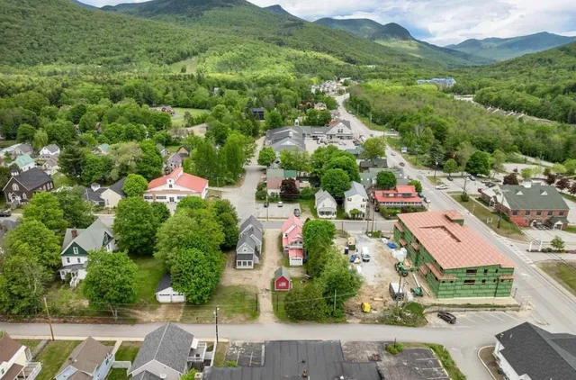 $529,900 | 11 Church Street, Lincoln, NH 03251