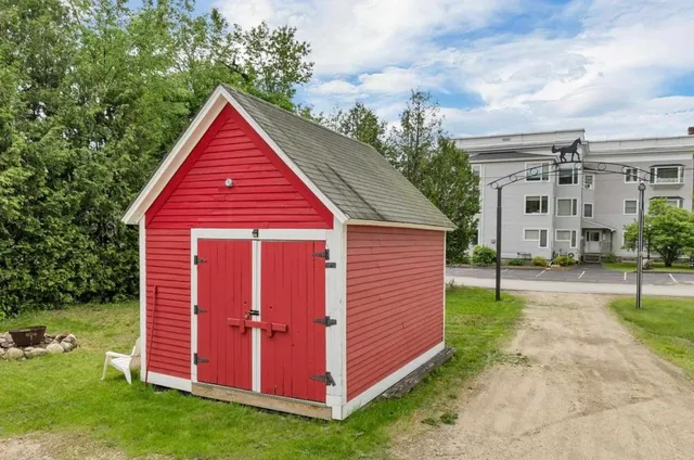 $529,900 | 11 Church Street, Lincoln, NH 03251