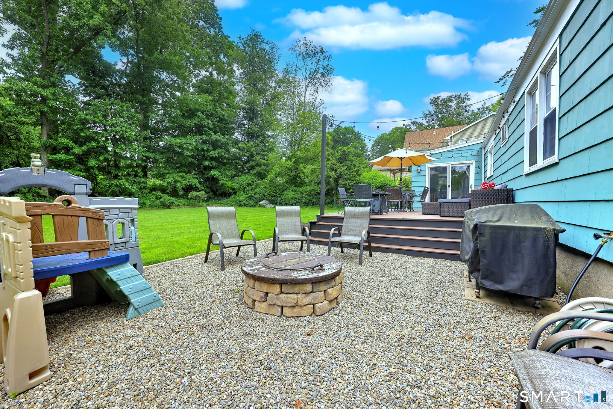 78 Blackhouse Road Trumbull, CT 06611 - Photo 7 of 37