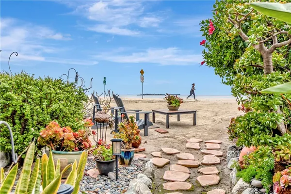 $1,480,000 | 1200 East Ocean Boulevard, Unit 12, Long Beach, CA 90802