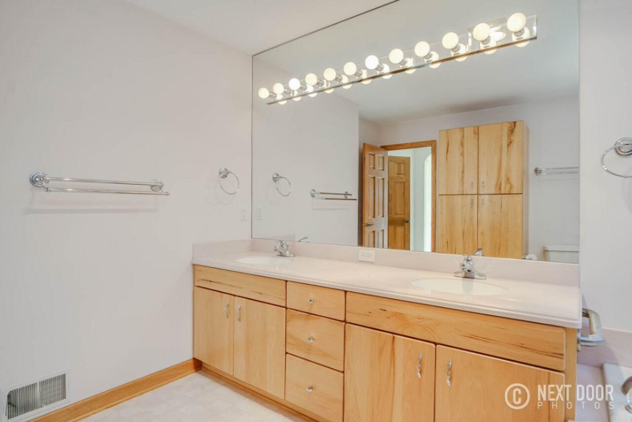 4501 Whitehall Road Muskegon, MI 49445 - Photo 21 of 39 whitehall master bath 3