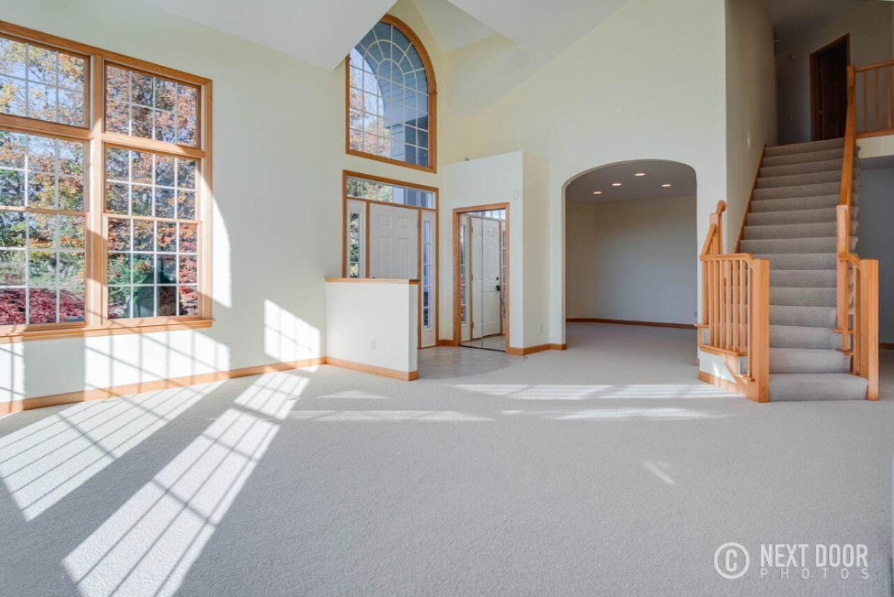 4501 Whitehall Road Muskegon, MI 49445 - Photo 7 of 39 whitehall livingroom 2