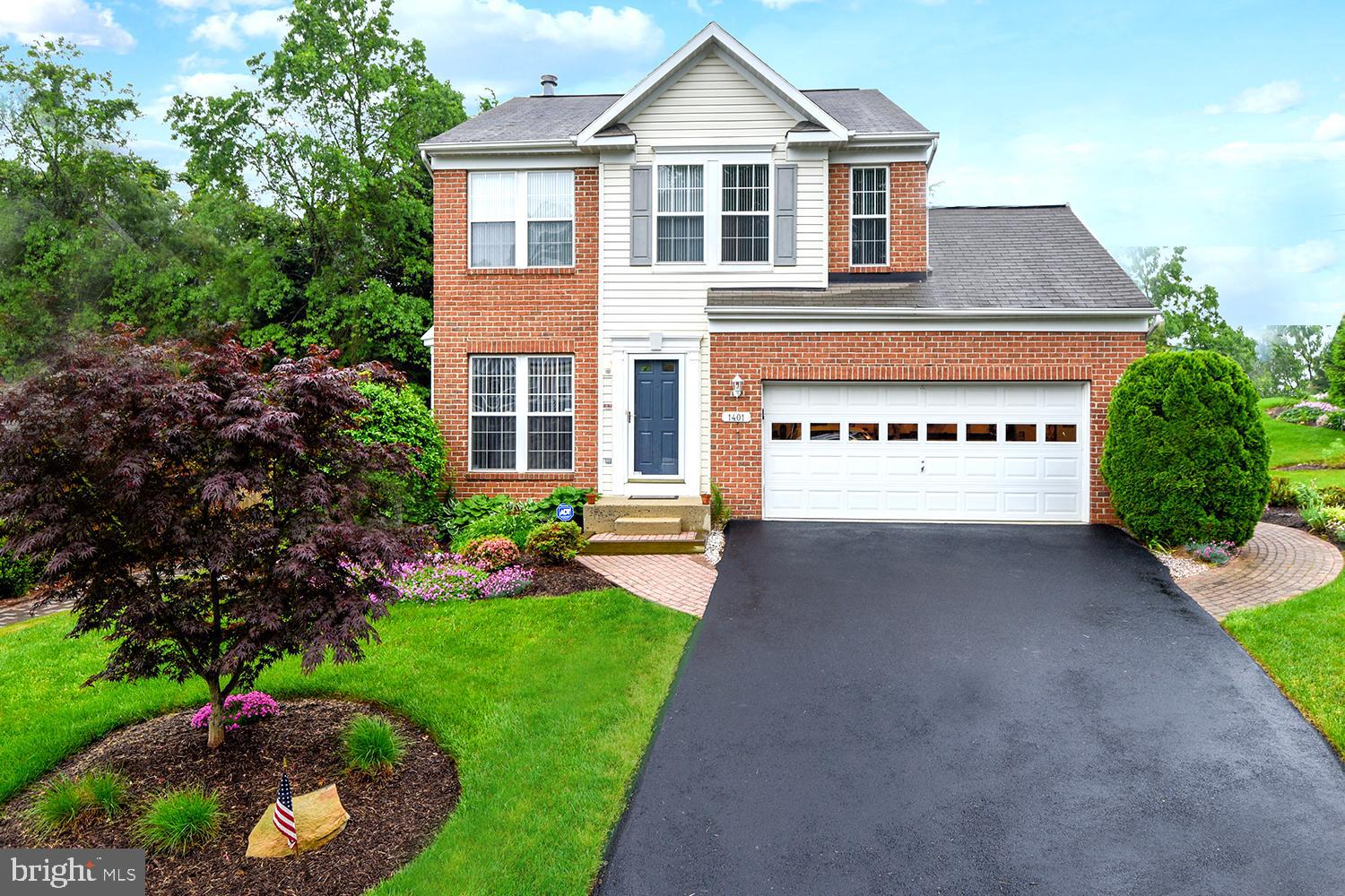 1401 Bretton View Road Annapolis, MD 21409 - Photo 11 of 52 Multi-Vehicle Paved Driveway . Roomy 2-Car Garage