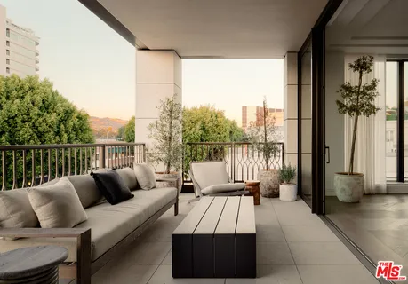 $12,995,000 | 9900 South Santa Monica Boulevard, Unit 3A, Beverly Hills, CA 90212