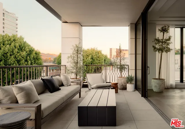 $12,995,000 | 9900 South Santa Monica Boulevard, Unit 3A, Beverly Hills, CA 90212