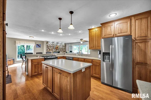 $307,500 | 111 Ivy Lane, Knoxville, IL 61448