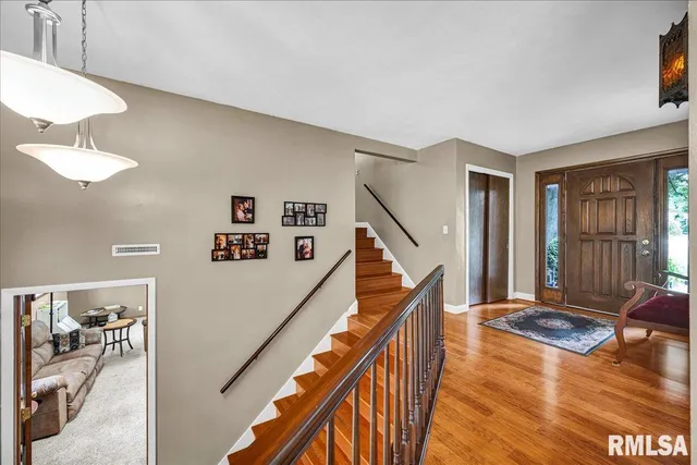 $307,500 | 111 Ivy Lane, Knoxville, IL 61448