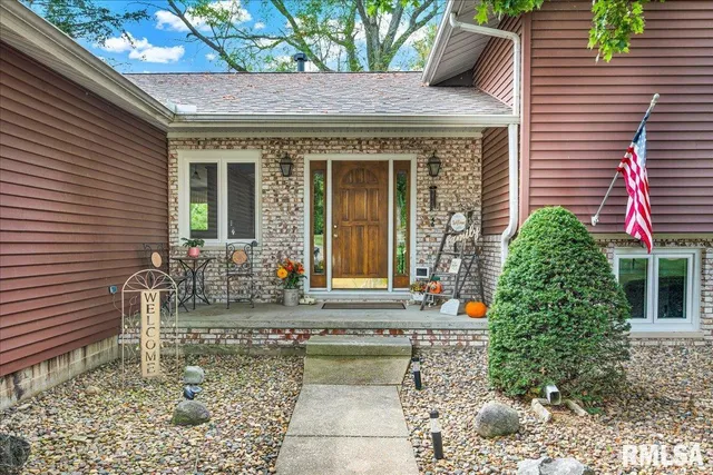 $307,500 | 111 Ivy Lane, Knoxville, IL 61448