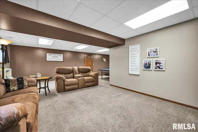 $307,500 | 111 Ivy Lane, Knoxville, IL 61448