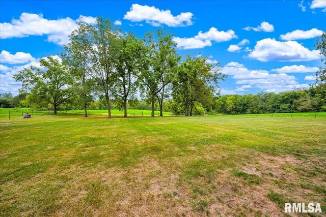 $307,500 | 111 Ivy Lane, Knoxville, IL 61448