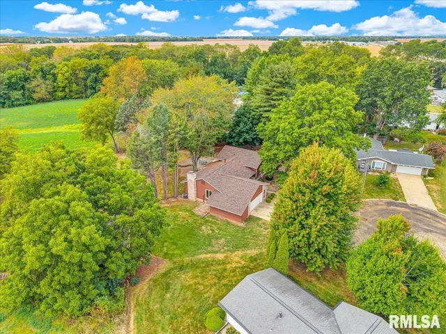 $307,500 | 111 Ivy Lane, Knoxville, IL 61448