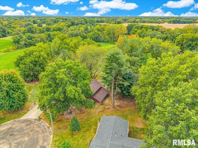 $307,500 | 111 Ivy Lane, Knoxville, IL 61448