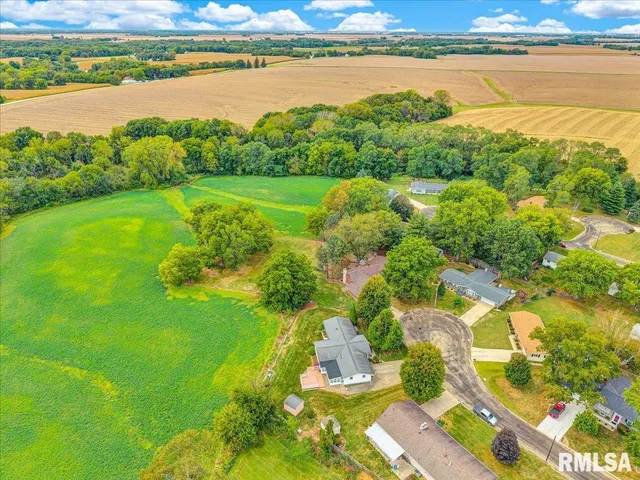 $307,500 | 111 Ivy Lane, Knoxville, IL 61448