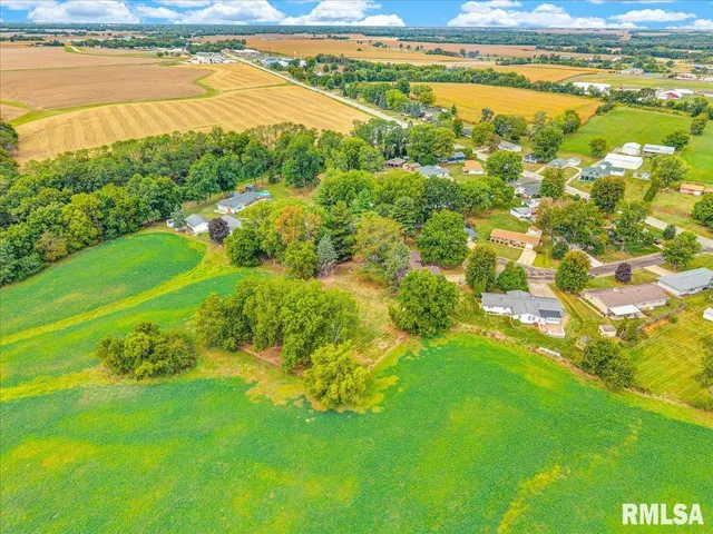 $307,500 | 111 Ivy Lane, Knoxville, IL 61448