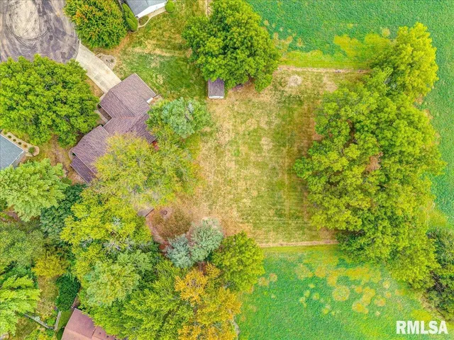 $307,500 | 111 Ivy Lane, Knoxville, IL 61448